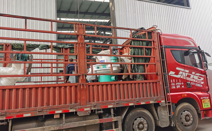 顆粒機(jī)側(cè)面圖.jpg 顆粒機(jī)側(cè)面圖.jpg