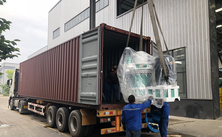 木屑制粒機.jpg 木屑制粒機.jpg