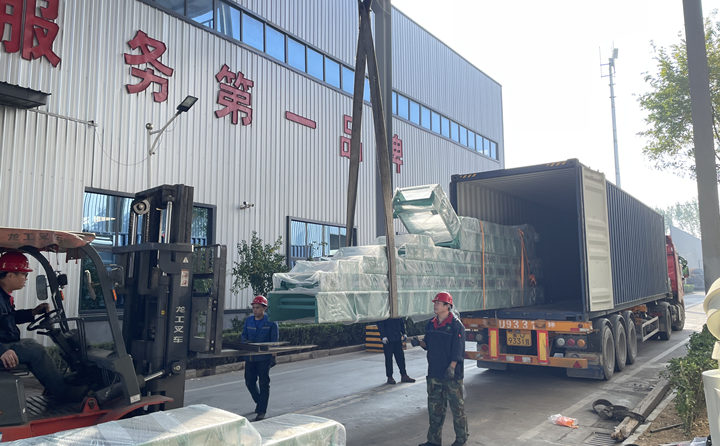 年產5000噸的木屑顆粒機生產線被發往巴基斯坦.jpg 年產5000噸的木屑顆粒機生產線被發往巴基斯坦.jpg